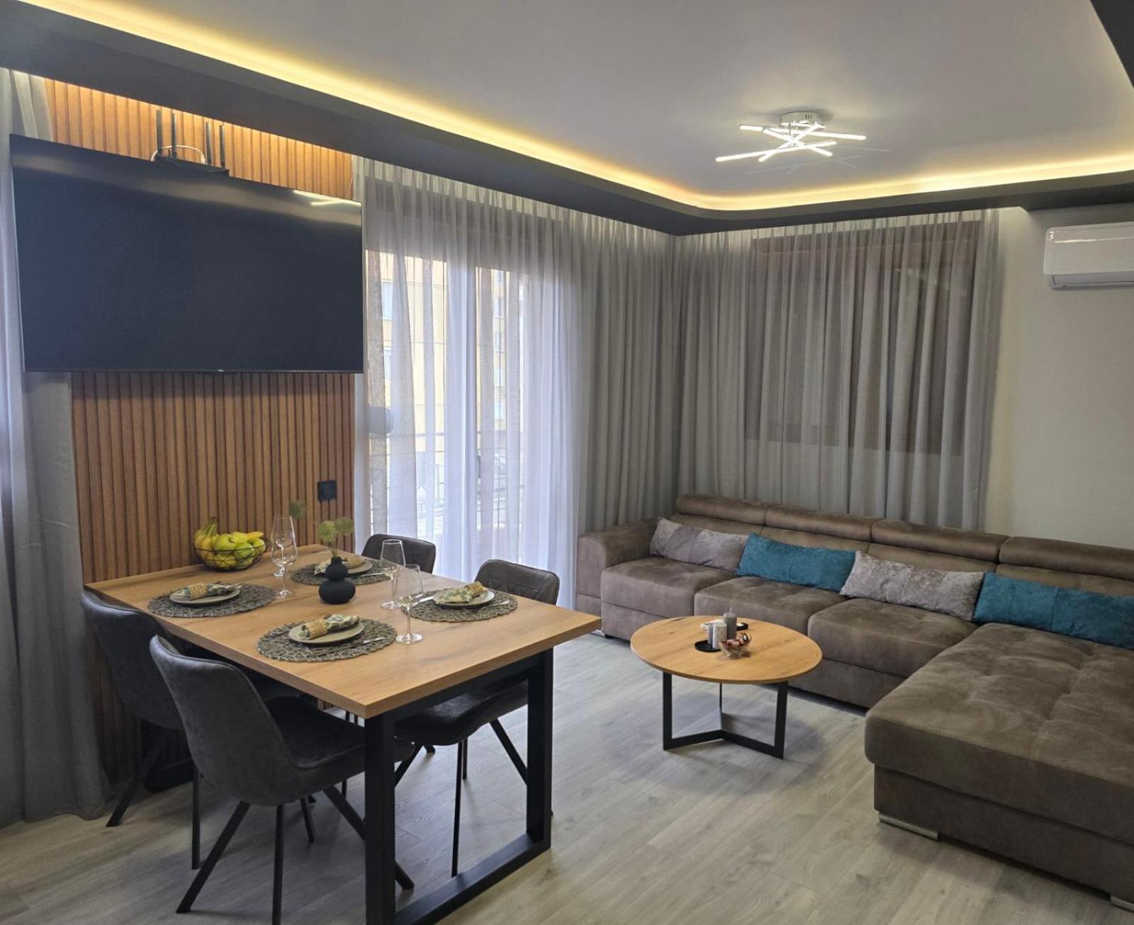 Luxury City Centre Appartment Iva Sliven Eksteriør bilde